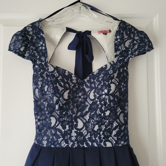 Pleated Cap Sleeved Blue White Lace Tulle Midi Cocktail Dress Size 4 - Picture 2 of 12